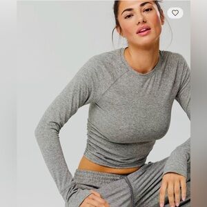 Offline by Aerie Gray Weekend Away Long Sleeved Shirt size S/P